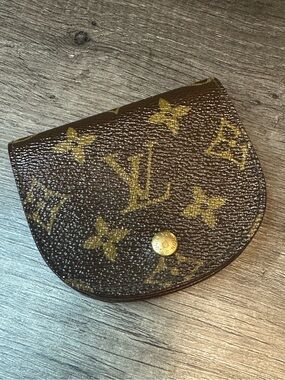 Louis Vuitton Porte Monnaie Gousset Coin Purse